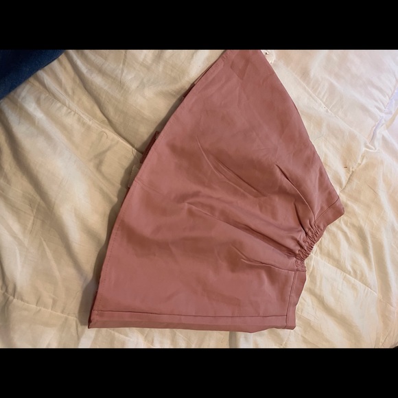 Baby pink pleated school girl skirt - Picture 3 of 6